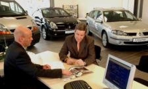 El mercado automovilístico cierra el semestre con una caída del 8% y en niveles de hace casi 20 años