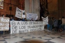 Trabajadores de Roca se encierran en la Catedral de Sevilla ante el cierre de la fábrica de Alcalá de Guadaíra