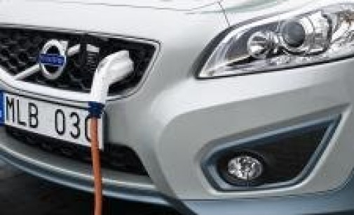CiU pide recuperar las ayudas a la compra de motos eléctricas e incentivos fiscales al I+D de coches