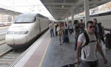 Pasajeros del AVE, a su llegada a Alicante