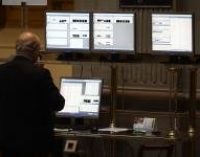 El Ibex sube un 0,1% en la apertura por debajo de los 9.800 enteros