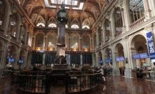 El Ibex sube más de un 1% y toca los 10.000 enteros