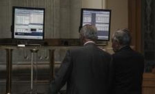 El Ibex abre la sesión plano, con la prima anclada en los 195 puntos
