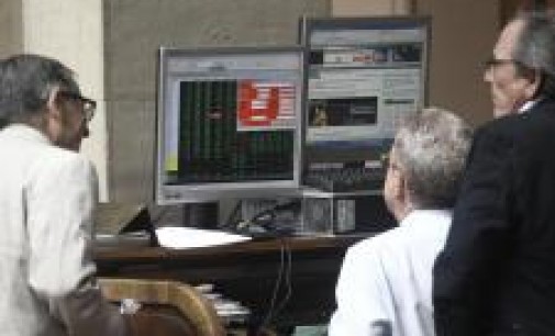 El Ibex cae un 0,16% en la apertura, a las puertas de los 10.600, con la prima estable en 141 puntos