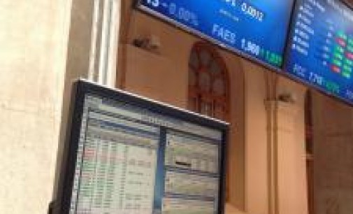 El Ibex duda a media sesión y lucha por sostener los 10.800 puntos