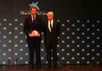 Antonio Catalán junto a Arturo Fernández, presidente de AC Hoteles y CEIM, respectivamente.