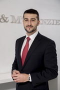 Carlos Hurtado, abogado del Departamento Laboral de Baker & McKenzie