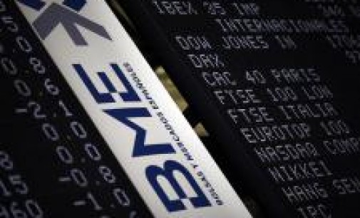 El Ibex 35 cede un 0,86% en la media sesión contagiado por Grecia