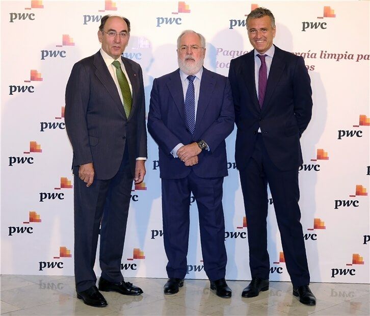 Ignacio Galán, M. A. Cañete y G. Sánchez, en el encuentro de PwC