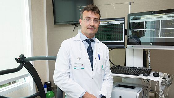 Dr. Roberto Martín-Reyes, Jefe de Servicio de Cardiología Hospital La Luz. Cardiólogo Intervencionista y Clínico en Hospital Universitario Fundación Jiménez Díaz (Grupo Quirónsalud).