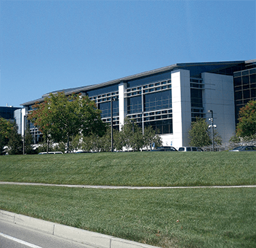 Lado sur del pabellón de Googleplex en Charleston Road.