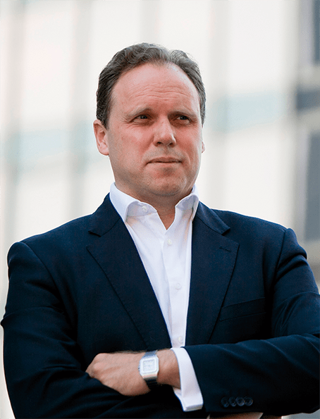 Daniel Lacalle critica la política económica del gobierno.