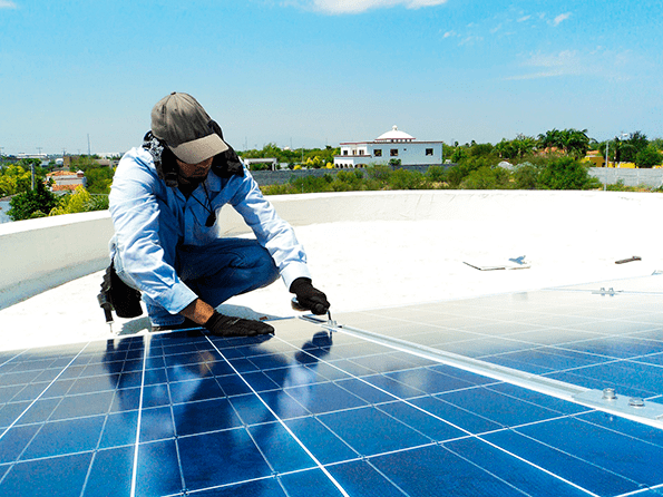 Instalación paneles fotovoltaicos. 