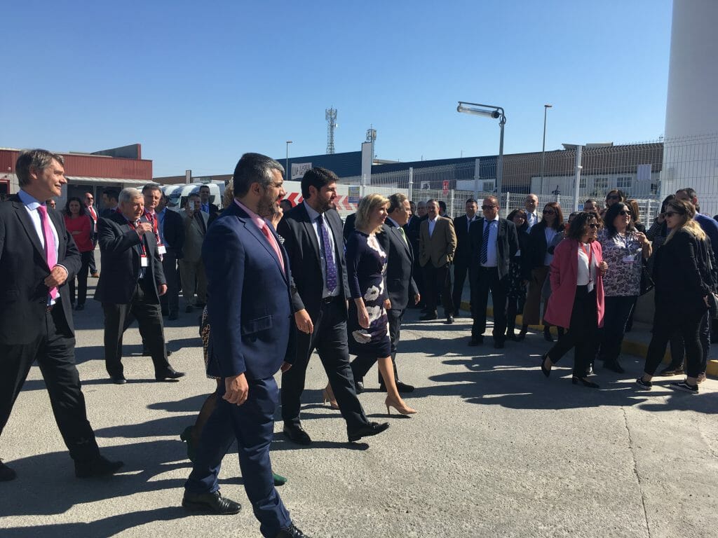 Acto de inauguración de la gasinera de Endesa en Murcia.