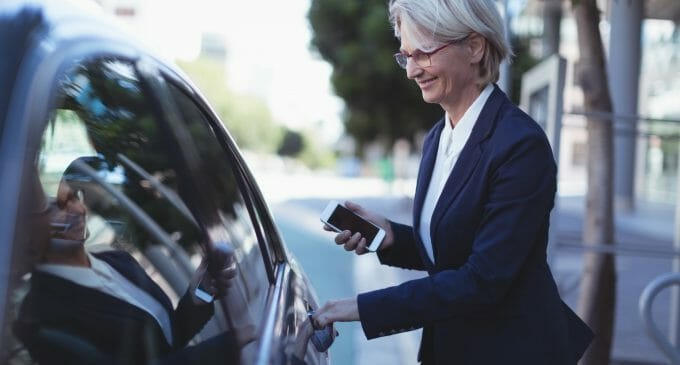 Cabify vuelve a operar en Barcelona un mes después de cesar su actividad