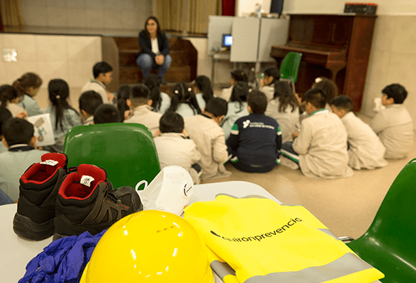 Quirónprevención desarrolla la acción Aprendiendo desde pequeños en los colegios españoles.