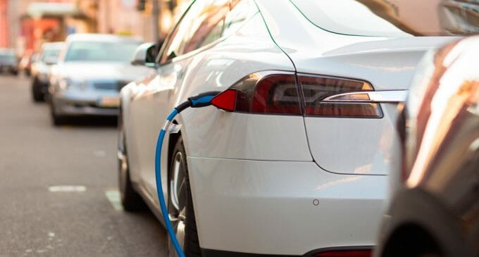 ¿Tiene un vehículo eléctrico? Encuentre los puntos de carga con estas apps…