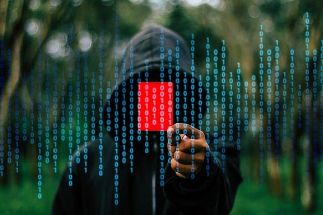 Hackers que buscan robar datos de usuarios.