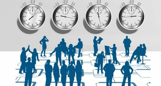 Todos a fichar, el análisis de la ‘ley del fichaje’ en las empresas