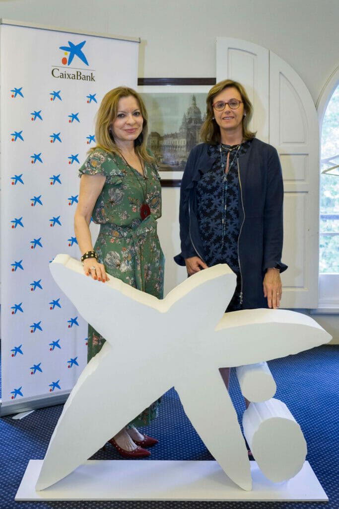 Cristina Forner (Unión Vitivinícola) con Cristina González Viu (CaixaBank).