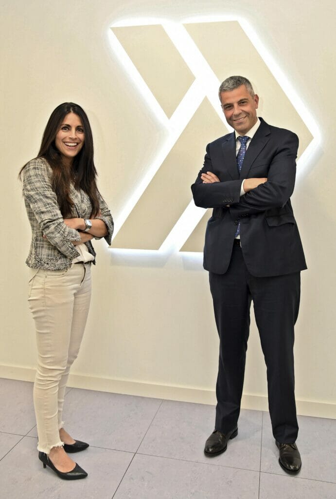 Verónica Pascual (ASTI Tech Group) con Marc Benhamou (CaixaBank).