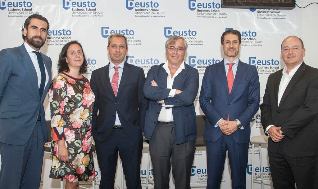 Foto de familia en la presentación del informe Carrera y talento sénior de la Fundación Compromiso y Transparencia.