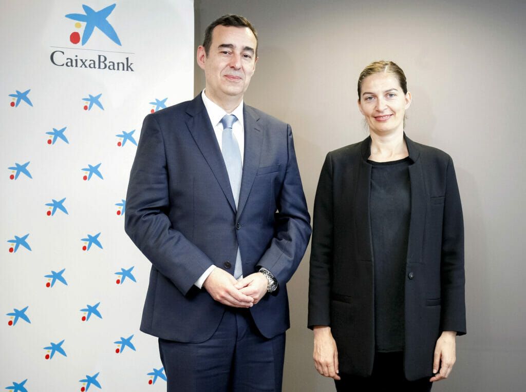 Emma Lustres (Vaca Films) con Manuel Barreiro (CaixaBank).