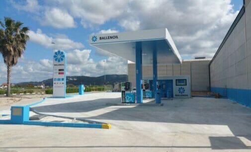 Las estaciones de Ballenoil tendrán 106 puntos de recarga para eléctricos de la mano de Endesa