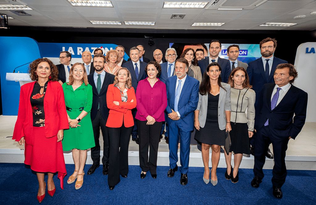 Políticos asistentes en la charla de Angel Simón en La Razón.