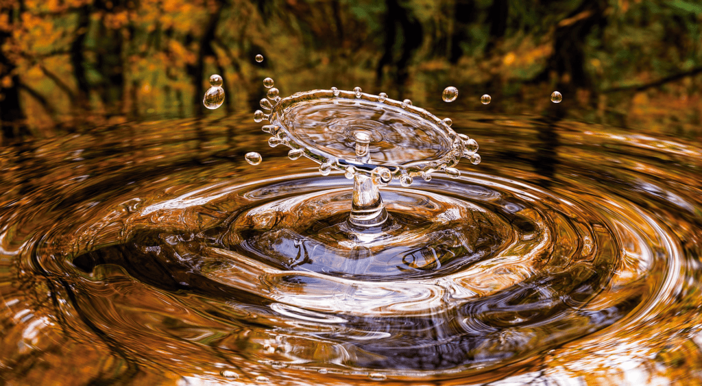 En el mundo hay 663 millones de personas que no tienen un fácil acceso al agua potable limpia.