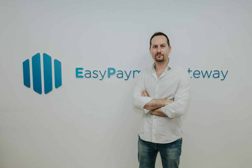 Alex Capurro fundador de Easy Payment Gateway.