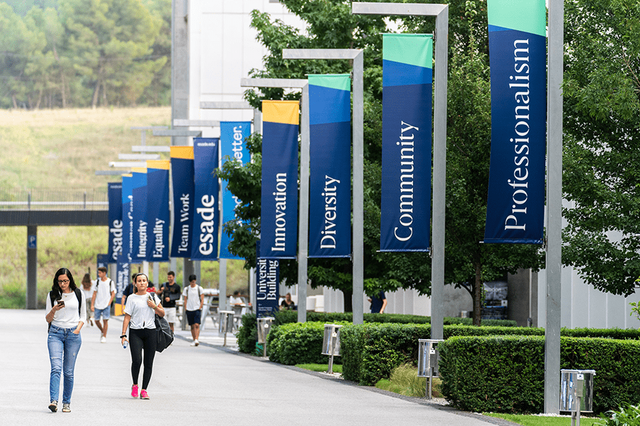 Esade cambia de imagen.