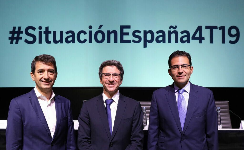 Jorge Sicilia, Rafael Doménech y Miguel Cardoso en la presentación de Situación España 4T19.