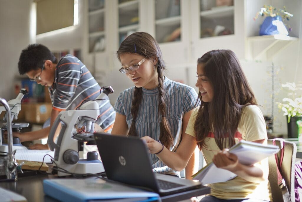 HP busca fomentar el estudio de carreras STEM.