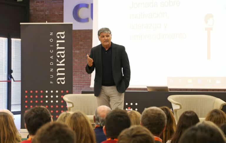 Charla de Toni Nadal en una jornada de la Fundación Ankaria.