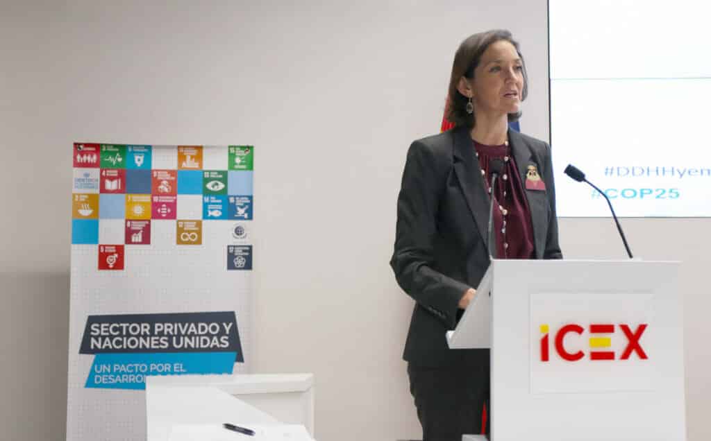 Reyes Maroto en una jornada del ICEX en la COP25