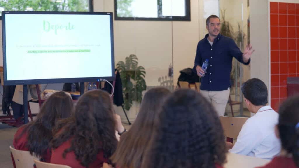 Alumnos Colegio Santa María la Blanca en el programa Stay Healthy