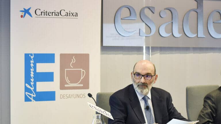 Abril-Martorell participó en los Desayunos Esade