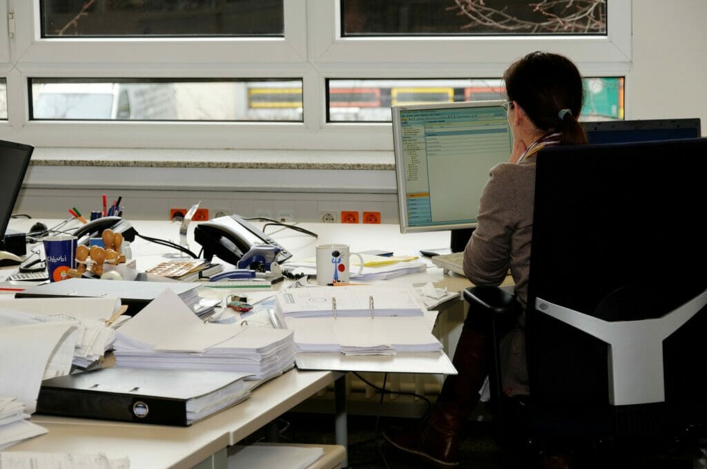 mujer en el trabajo