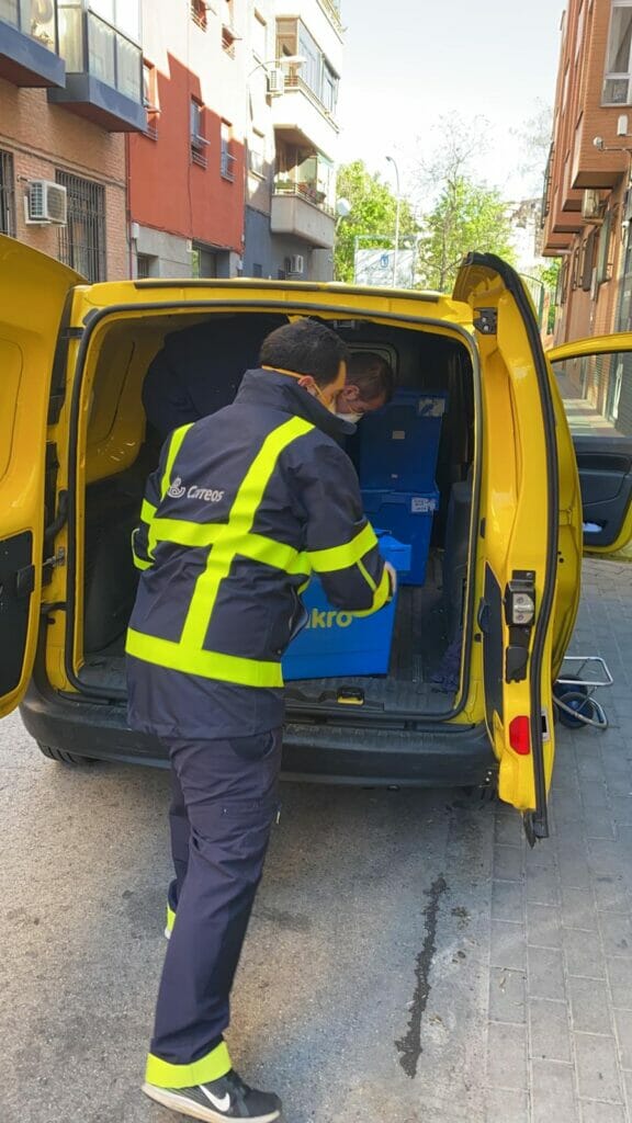 Correos colabora con Chefs for Spain de José Andres en la crisis del coronavirus.