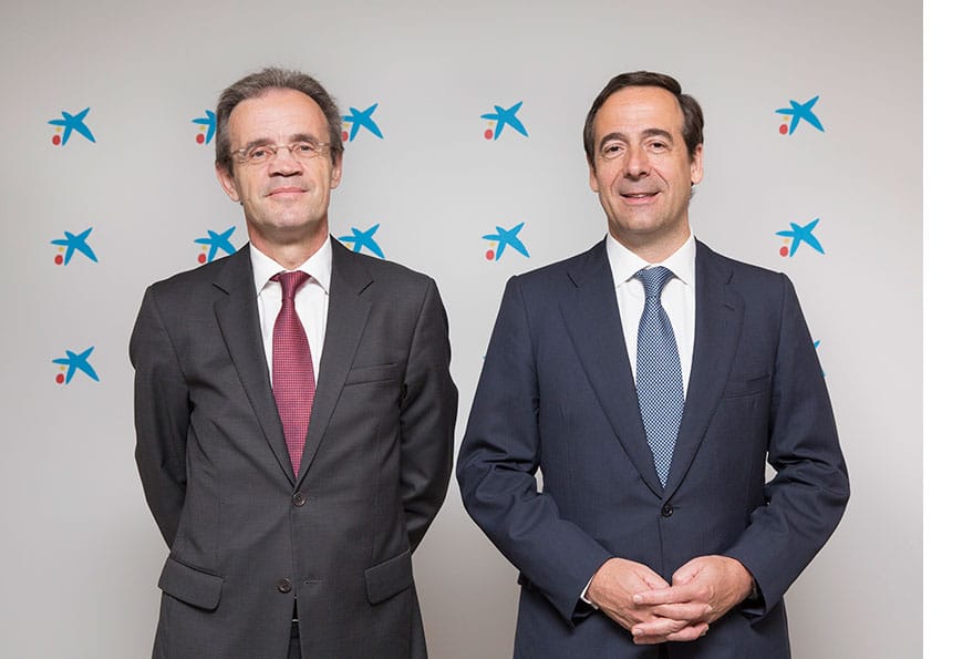 El-presidente-de-CaixaBank-Jordi-Gual-y-el-consejero-delegado-Gonzalo-Gortázar