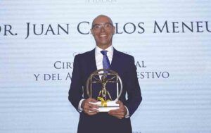 Dr. Meneu, Premio Nacional de Medicina.