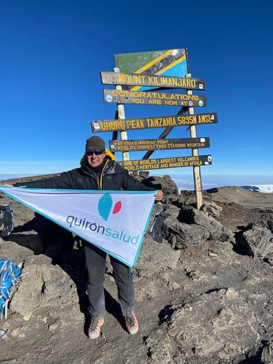 Dr.-Miguel-Angel-Toledo-en-Kilimanjaro