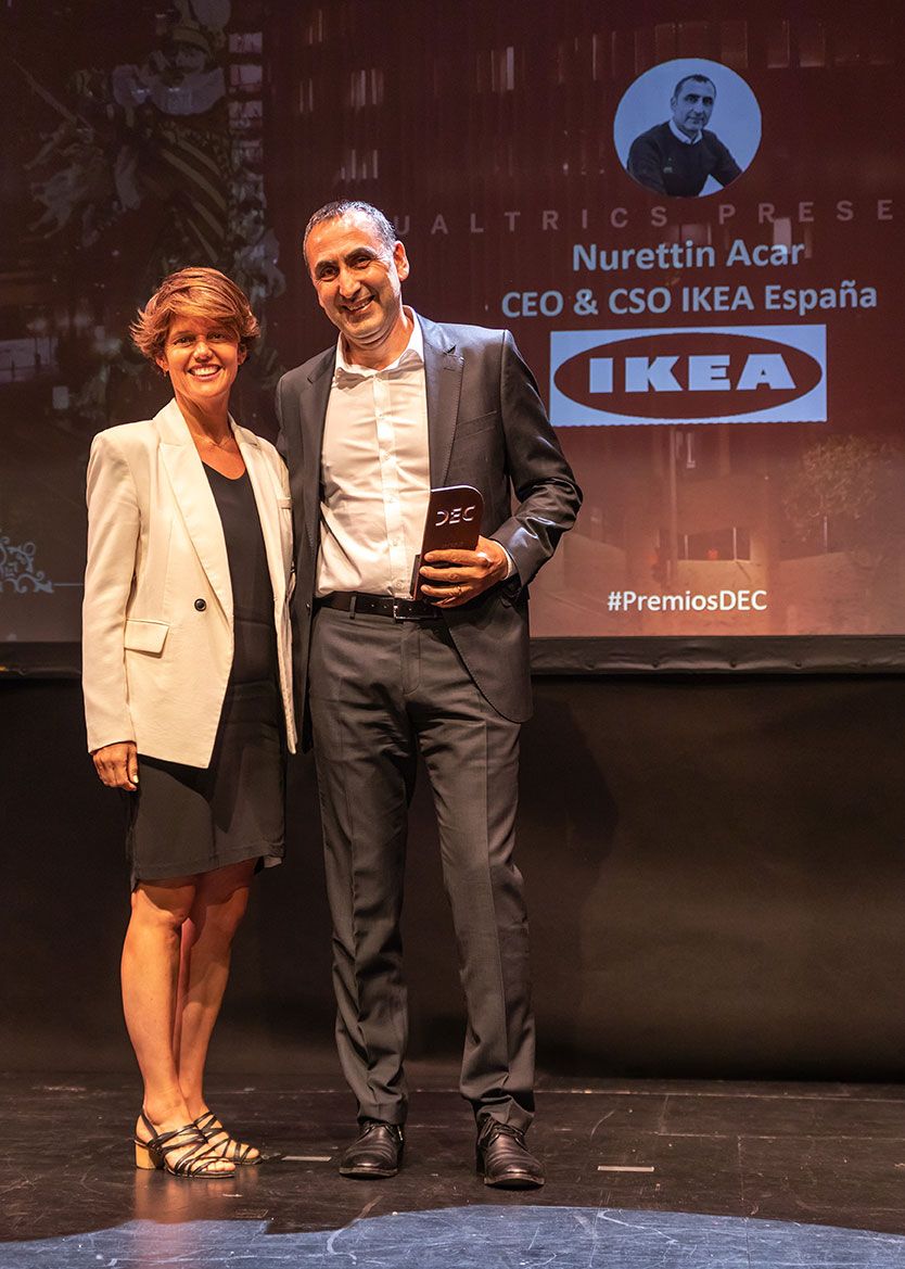 Nurettin-Acar,-CEO&CSO-de-IKEA-en-España,-recibe-el-premio-Mejor-directivo-del-año-en-CX