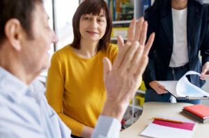 un traductor jurado es esencial para los trámites de internacionalización de empresas