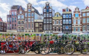 las bicicletas abundan en las calles de Holanda