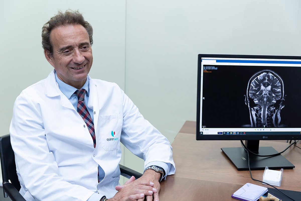 el Dr. Arroyo es experto en enfermedades neurodegenerativas.