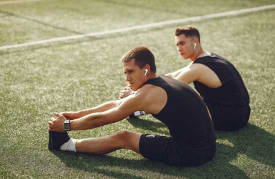 estiramiento-en-la-pretemporada-de-fútbol