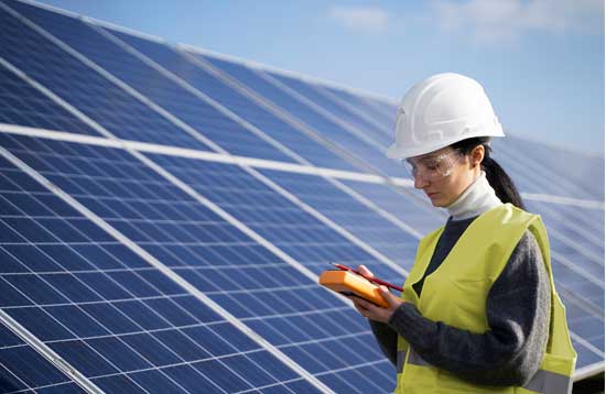 formación-en-instalación-de-panales-solares-para-mujeres-desempleadas