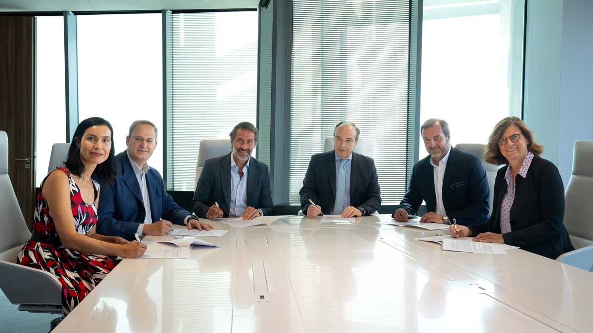 NP_CEOE,-Fundación-Telefónica,-KPMG,-LinkedIn,-Microsoft-y-Universia-se-unen-para-mejorar-la-empleabilidad-y-el-talento-en-España